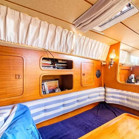 Hotel en barco Voilier De 12m A Quai Port Canto *