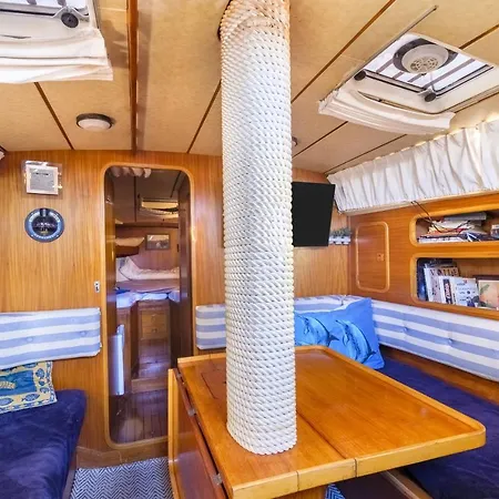 Hotel en barco Voilier De 12m A Quai Port Canto *